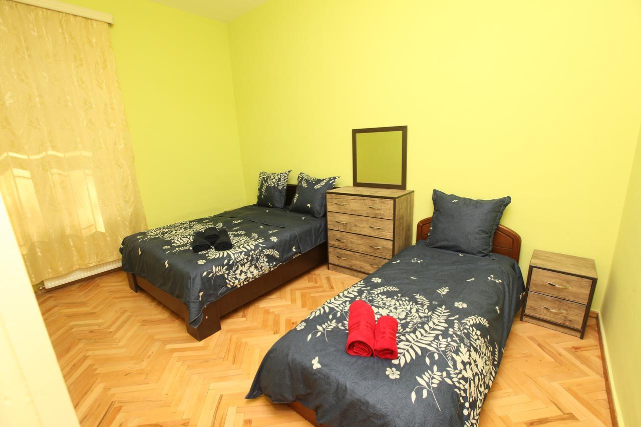 Apartment At Stalin House ティビリシ エクステリア 写真