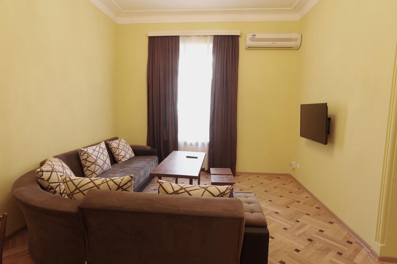 Apartment At Stalin House ティビリシ エクステリア 写真