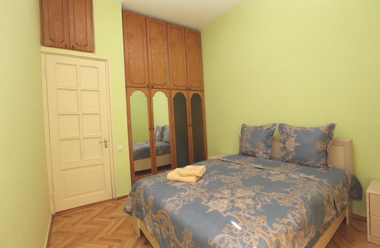 Apartment At Stalin House ティビリシ エクステリア 写真