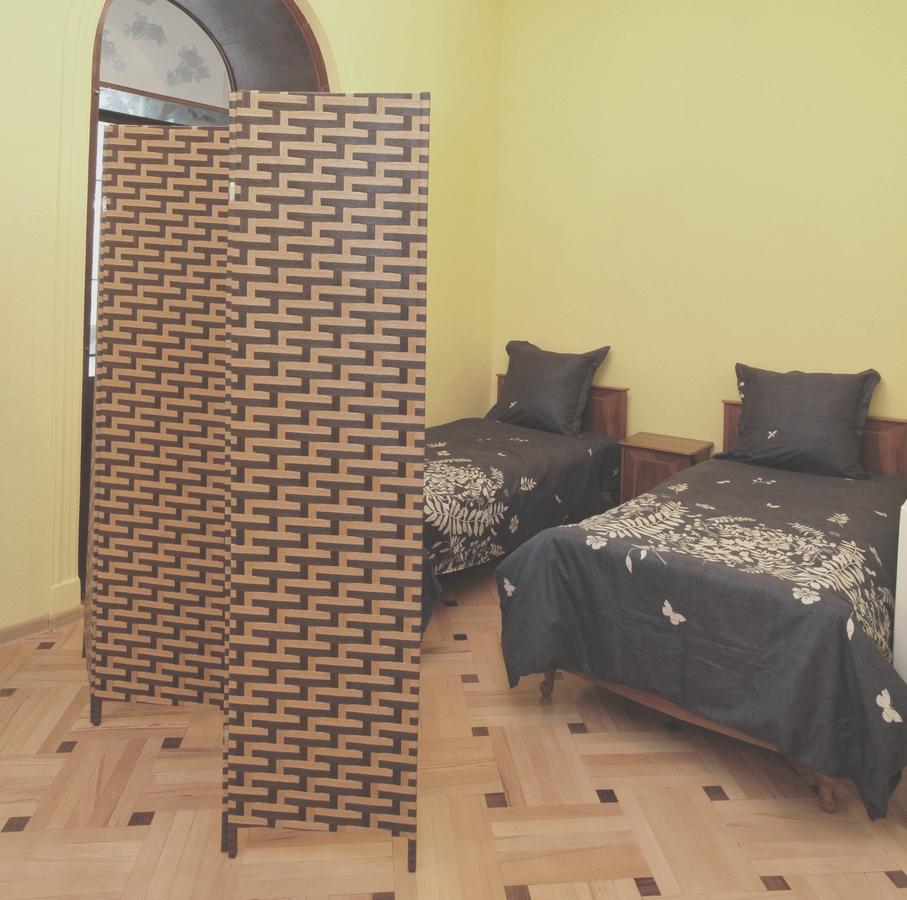 Apartment At Stalin House ティビリシ エクステリア 写真